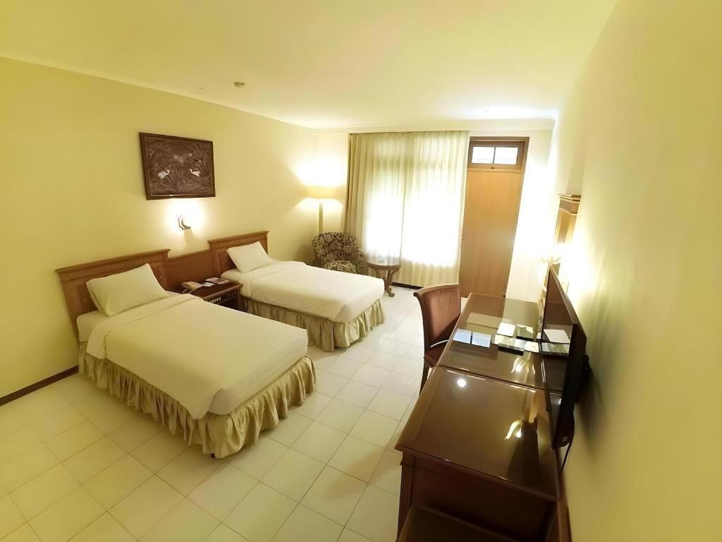 Purnama Hotel Batu  Exterior photo