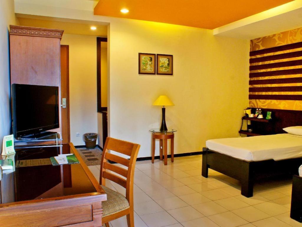 Purnama Hotel Batu  Exterior photo
