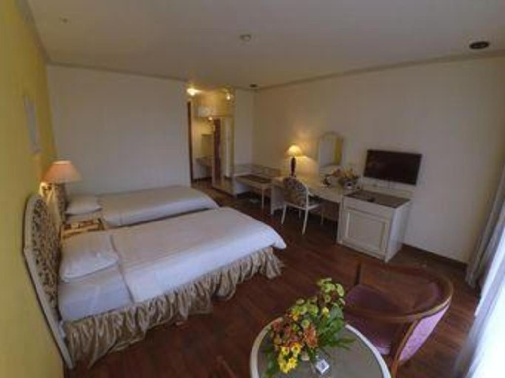 Purnama Hotel Batu  Exterior photo