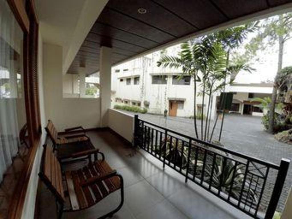 Purnama Hotel Batu  Exterior photo