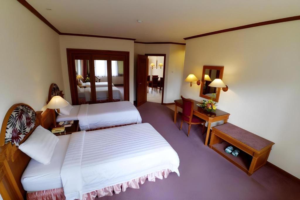 Purnama Hotel Batu  Exterior photo