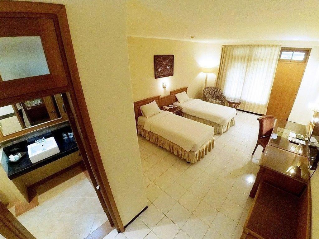 Purnama Hotel Batu  Exterior photo